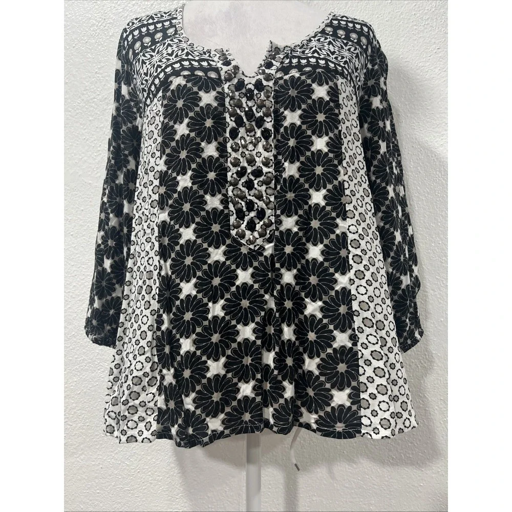 STYLE &CO. Blouse Long Sleeves Black White Floral Beaded Pullover Flared PS